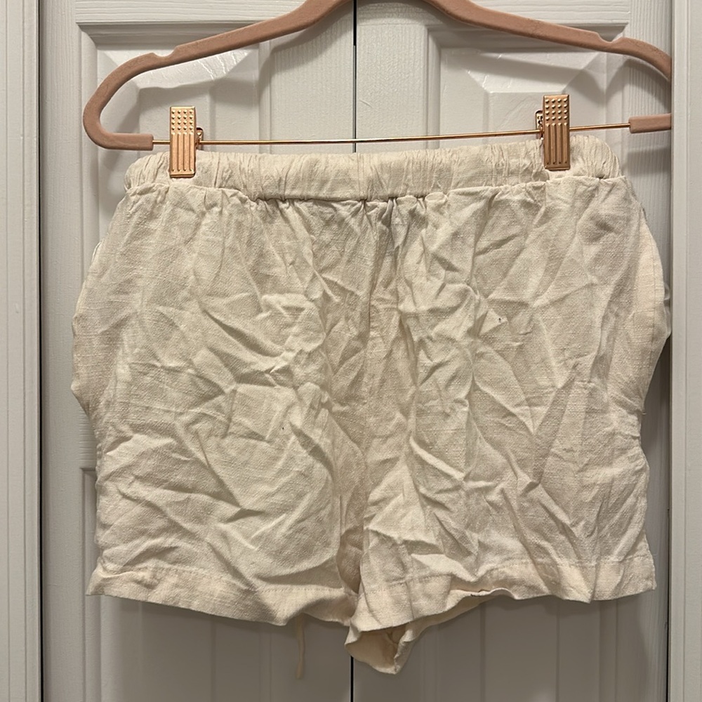 Linen Shorts ✨ - Picture 3 of 5